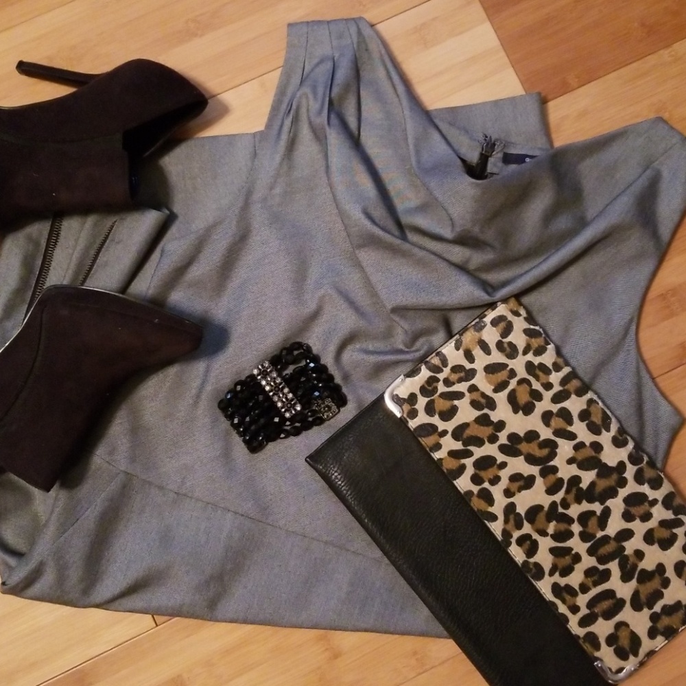 Scoop neck dress with pockets